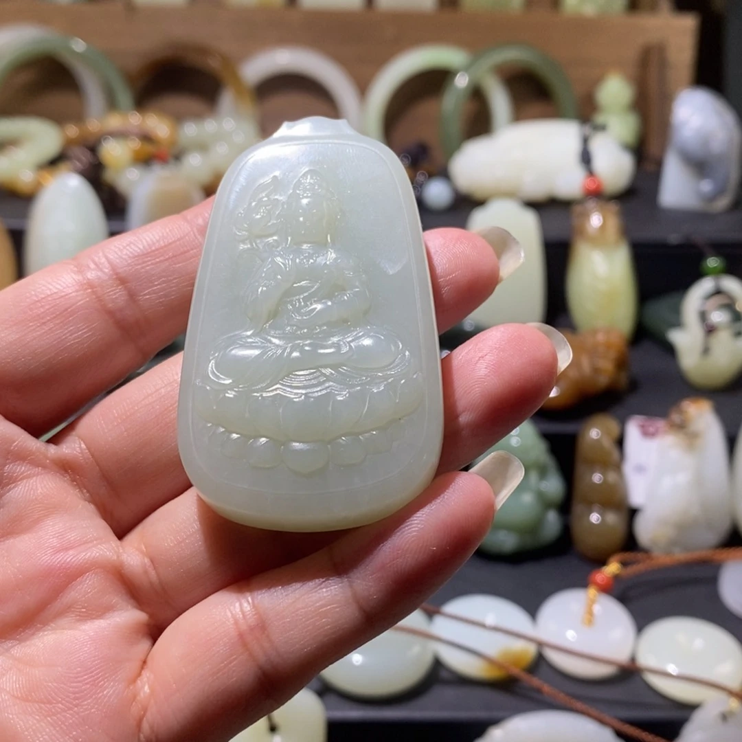 和田玉未镶嵌颈饰观音