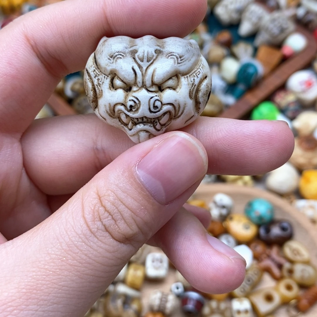 罗***烁其他驼骨配饰配件