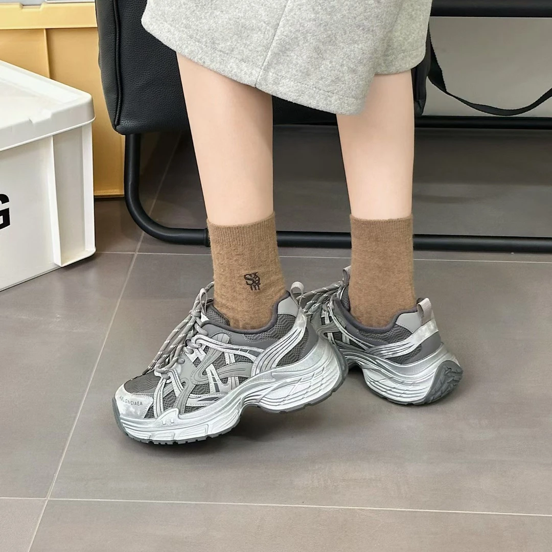 欧陌老爹鞋2025冬季加绒时尚舒适百搭运动老爹鞋女鞋