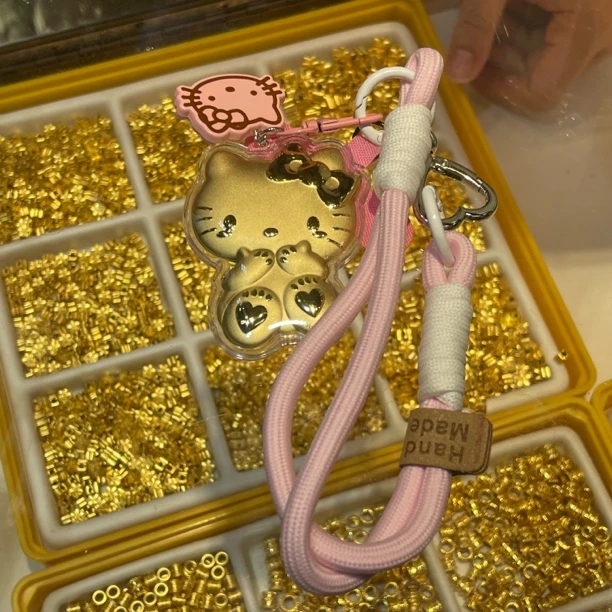 2025新款水贝可爱猫手机钥匙扣 饰品挂绳挂件生日情人节礼物H0130