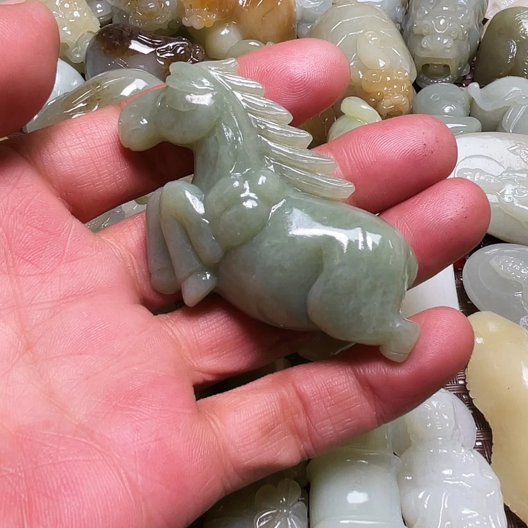 和田玉吊坠(不含链)未镶嵌孤**狼