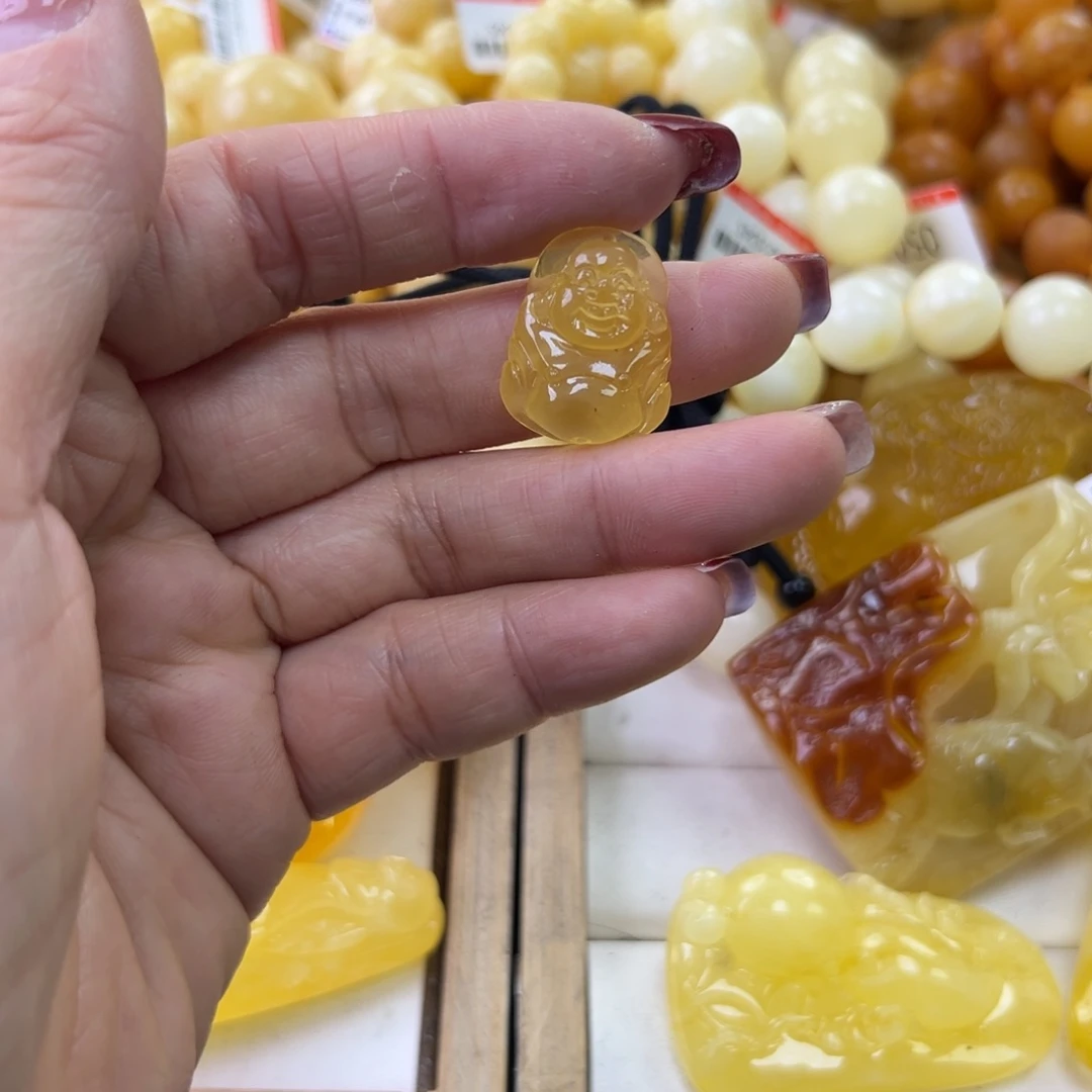 琥珀珠宝奇石未镶嵌