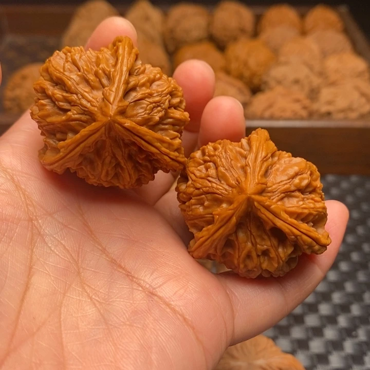 把件文玩核桃三棱40尺