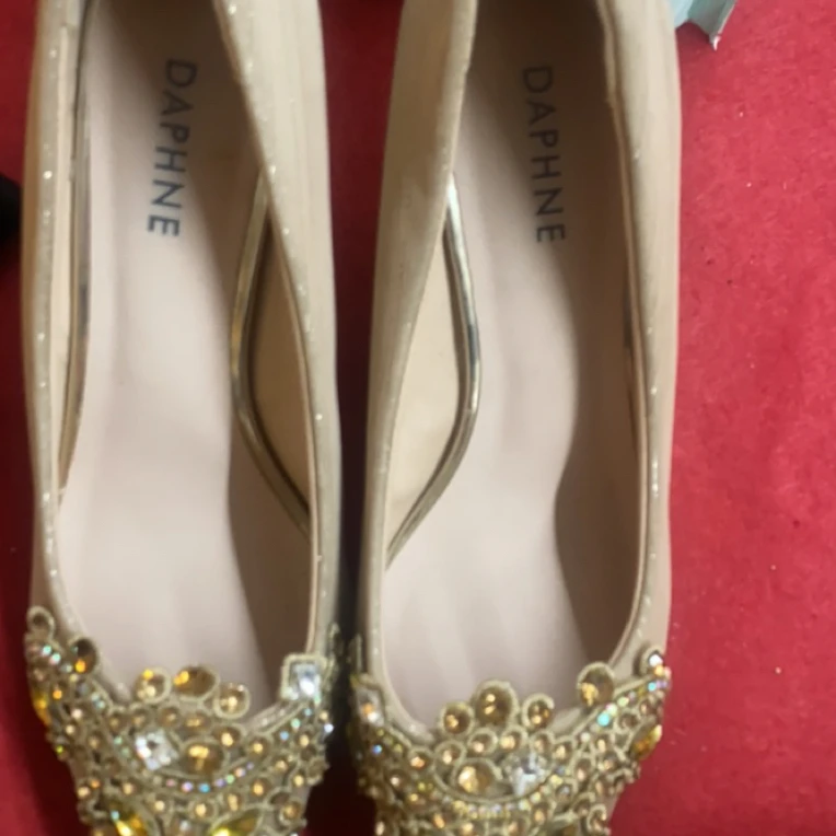 编号72女士鞋子直播间为准