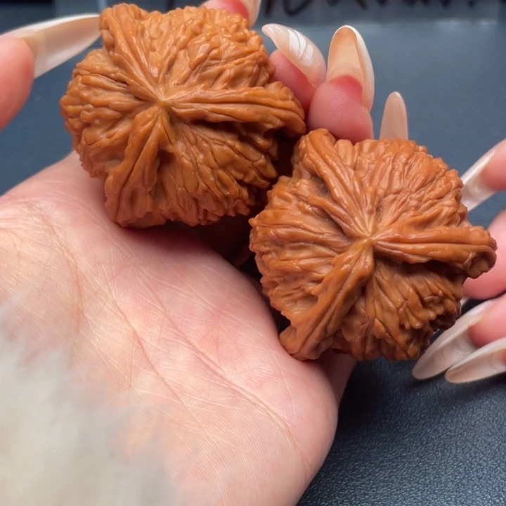 重***量吊坠文玩核桃白狮子
