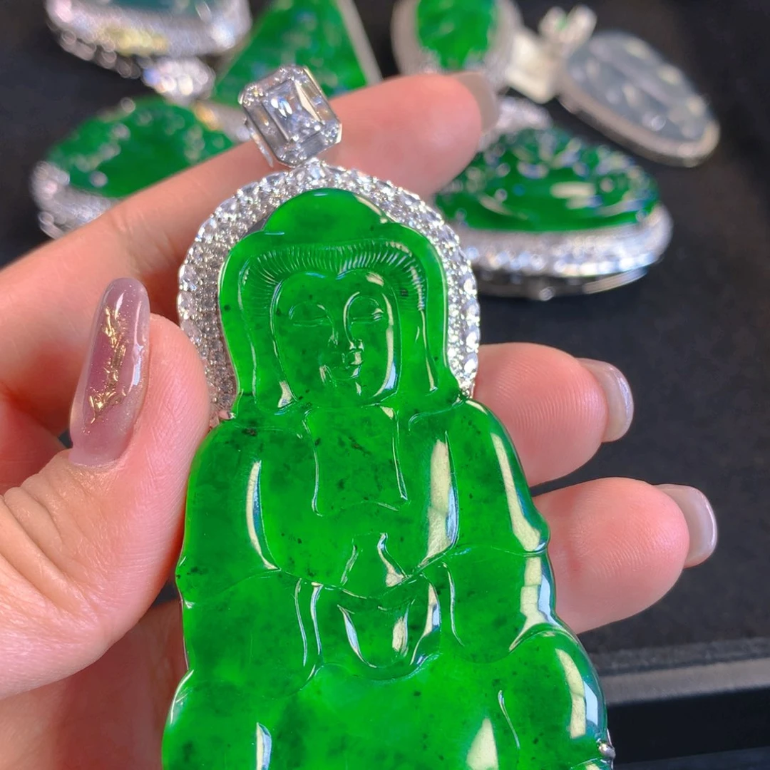 翡翠颈饰未镶嵌翡翠