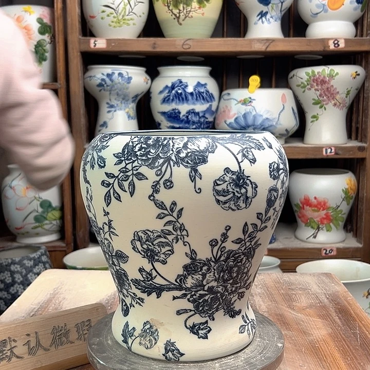 陶鱼尾复古牡丹陶瓷