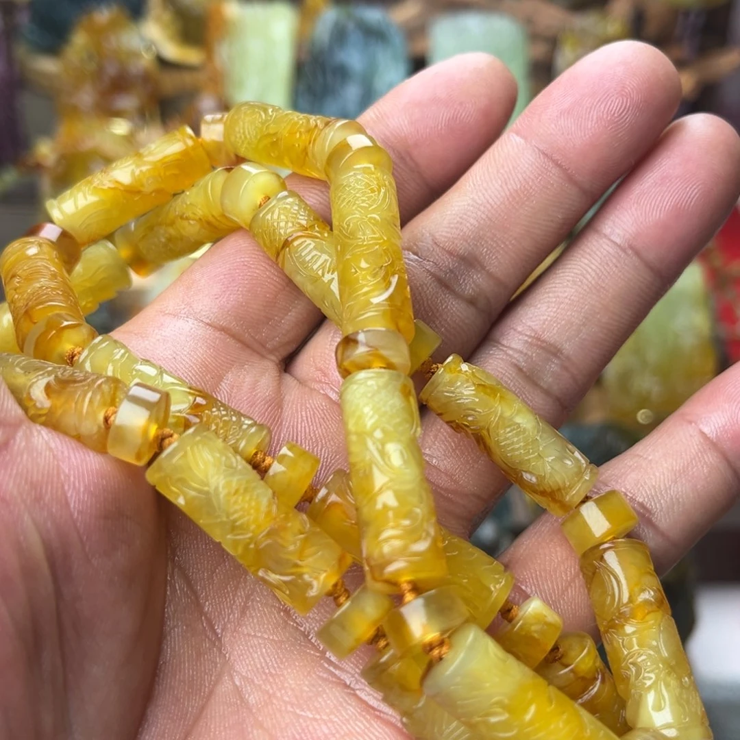 w***远未镶嵌蛇纹石玉颈饰