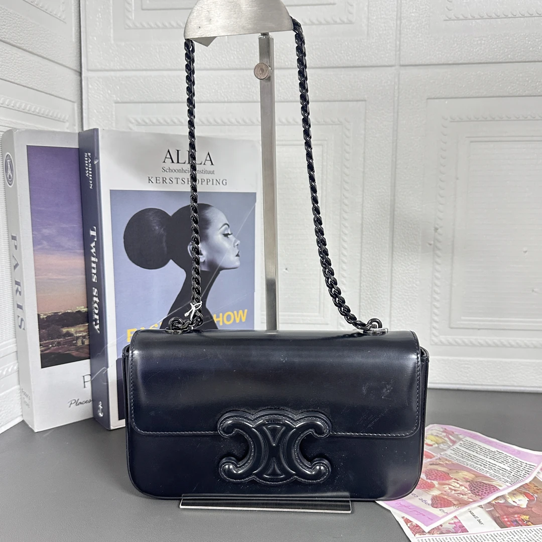95新 Celine/思琳 黑色凯旋门浮雕单肩包