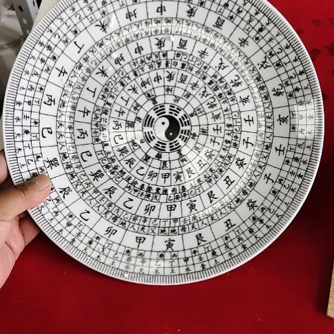 瓷片瓷片，各种摆件，沙锅！