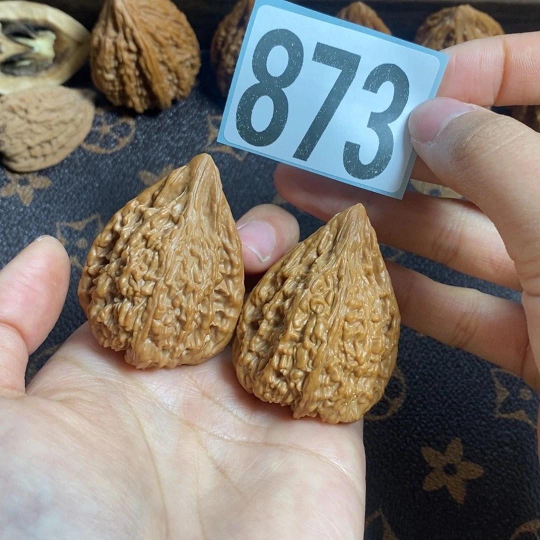 岚***斯核桃873塔尖35尺寸45高黄点