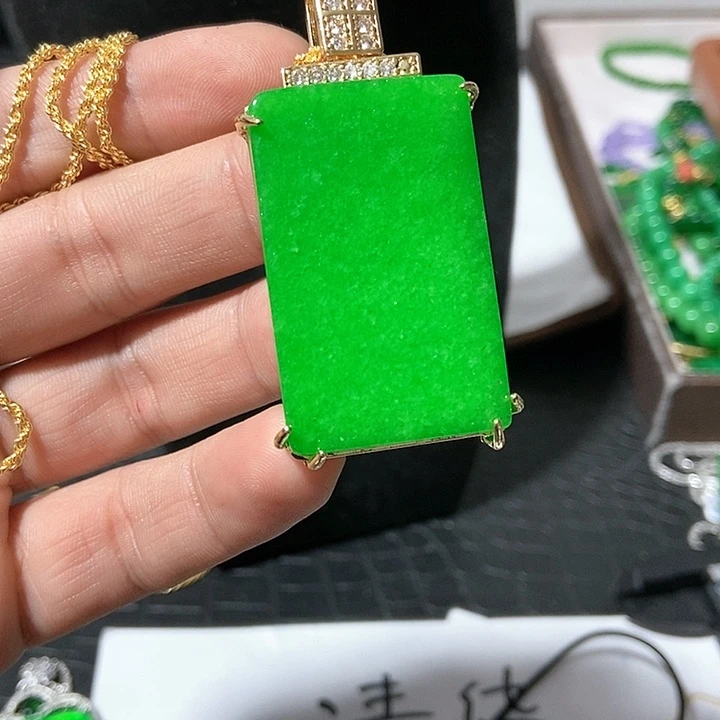 翡翠颈饰银S925镶嵌吊坠