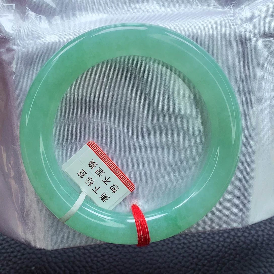 翡翠手镯未镶嵌56.7葡萄甜绿