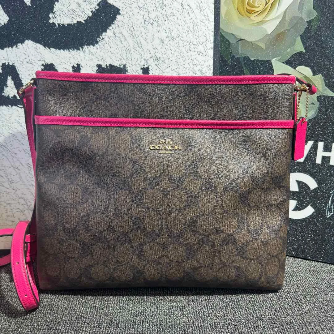 95新 COACH/蔻驰 老花拼玫红竖版斜挎包G25100615尺寸30x27