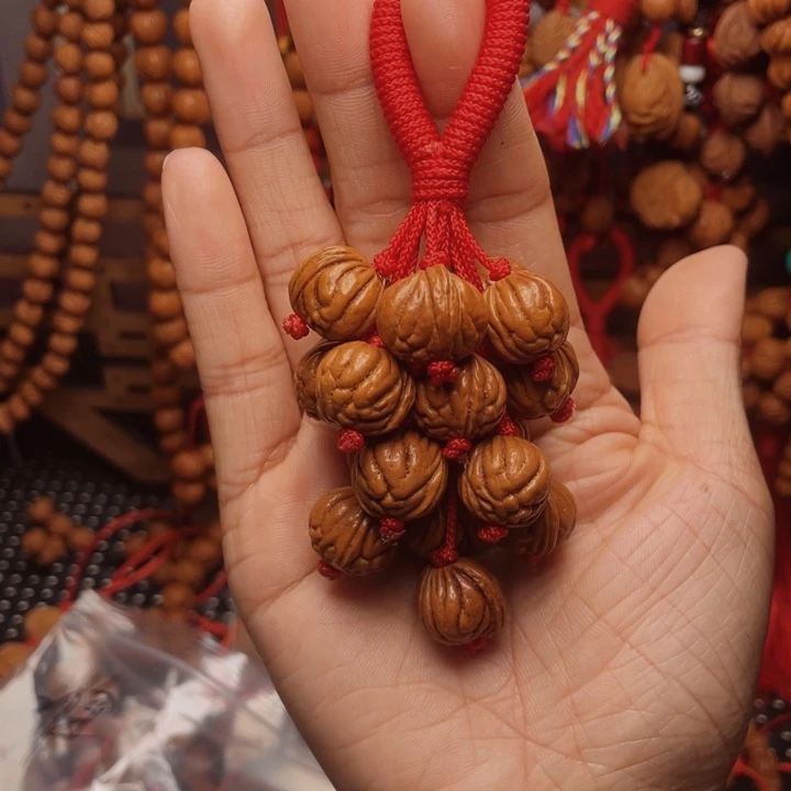 ─****木质类龙纹桃枭挂件