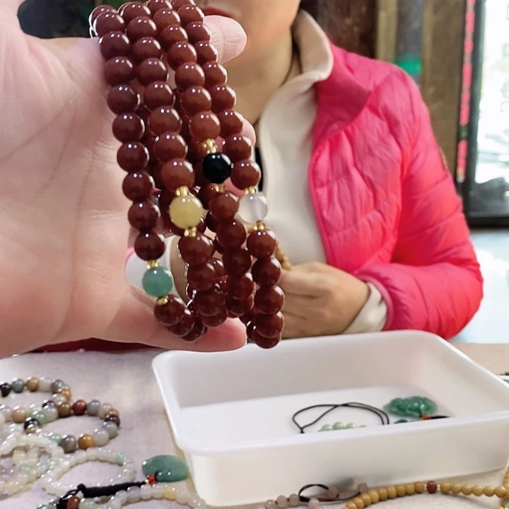 密玉（石英质玉）颈饰未镶嵌