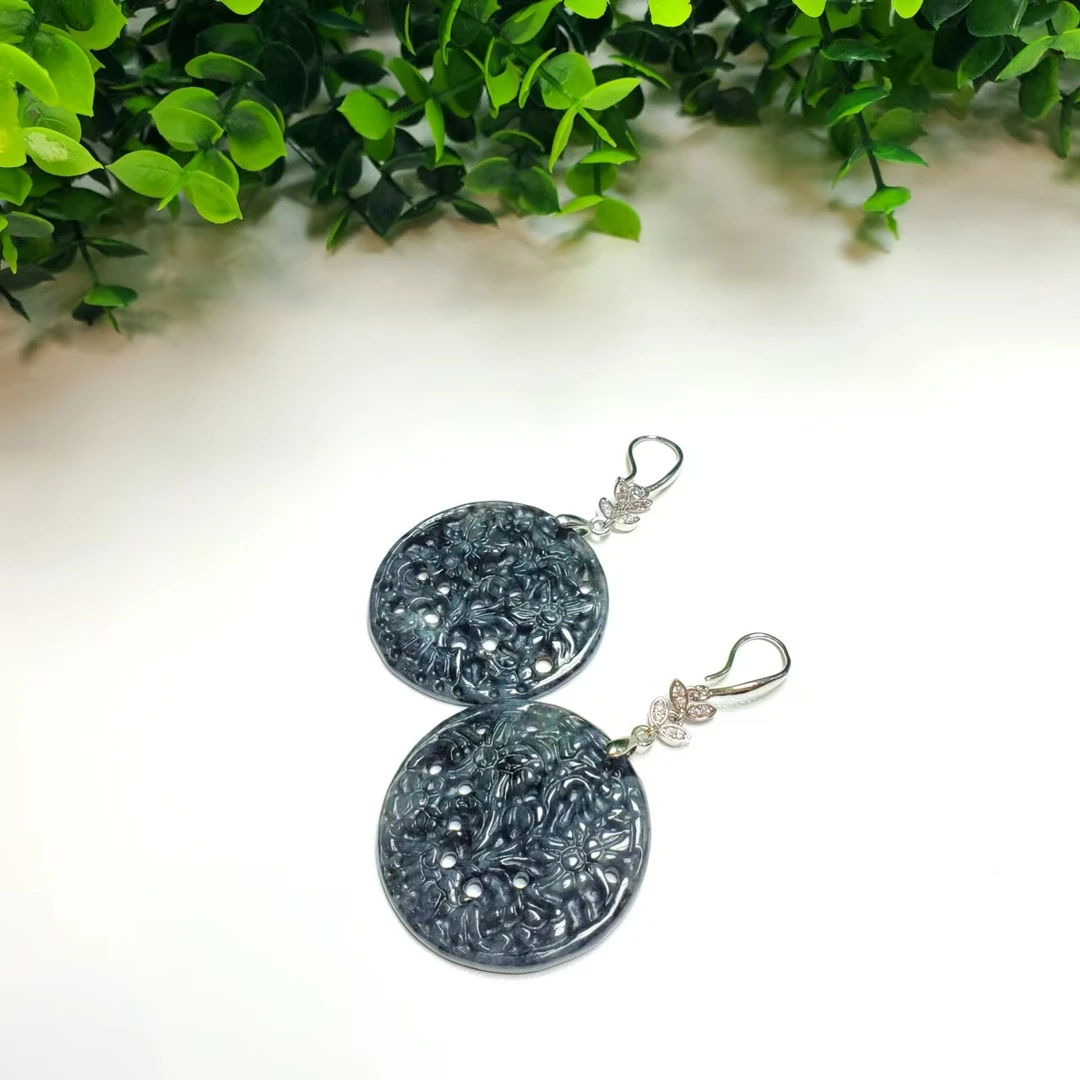 S498【赵小姐】设计款翡翠镂空雕花圆牌耳坠