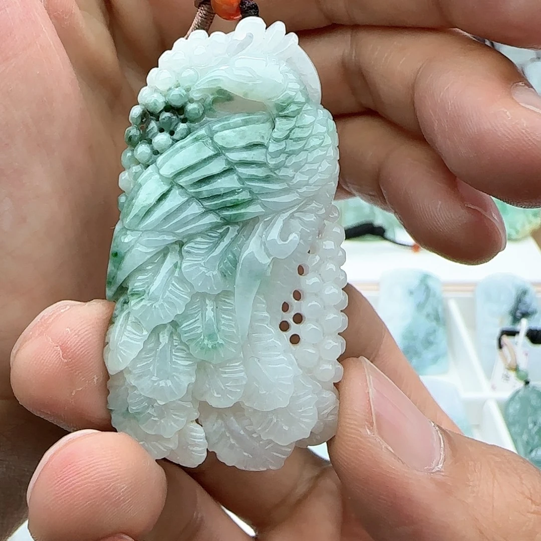 翡翠颈饰未镶嵌翡翠