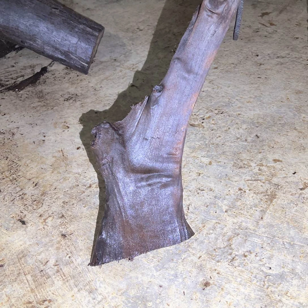 你***哥金丝楠阴沉木的一个小山村里