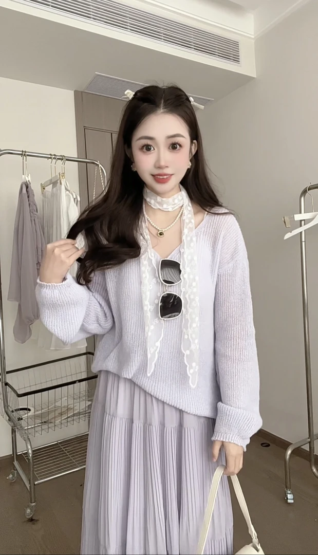 701-慵懒风微透V领毛衣针织