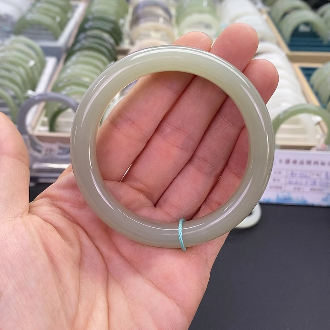 和田玉未镶嵌手镯5657