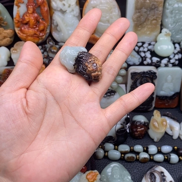 y***0和田玉未镶嵌项链