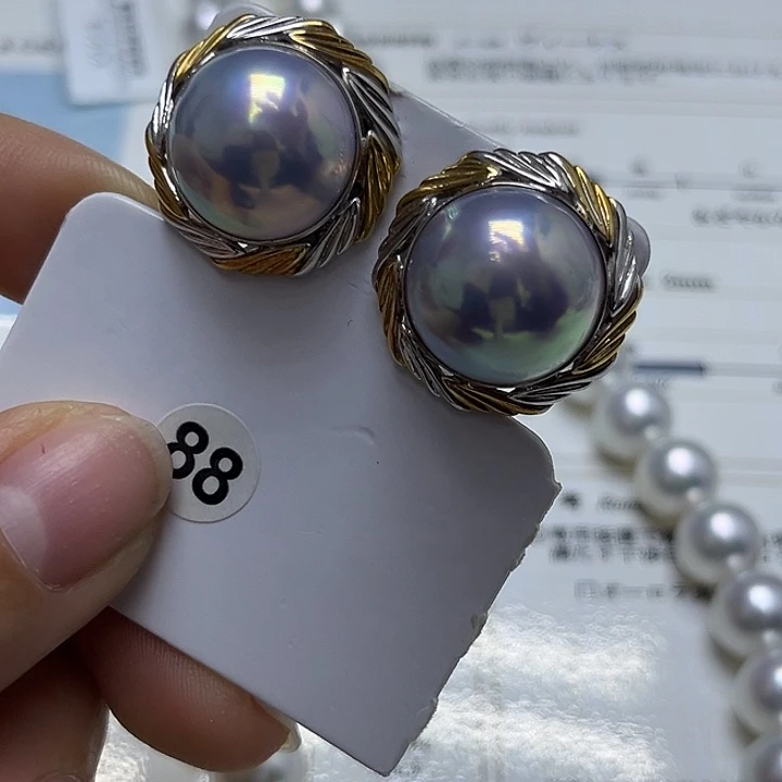 拼合珍珠（马贝珠）耳饰18K金镶嵌