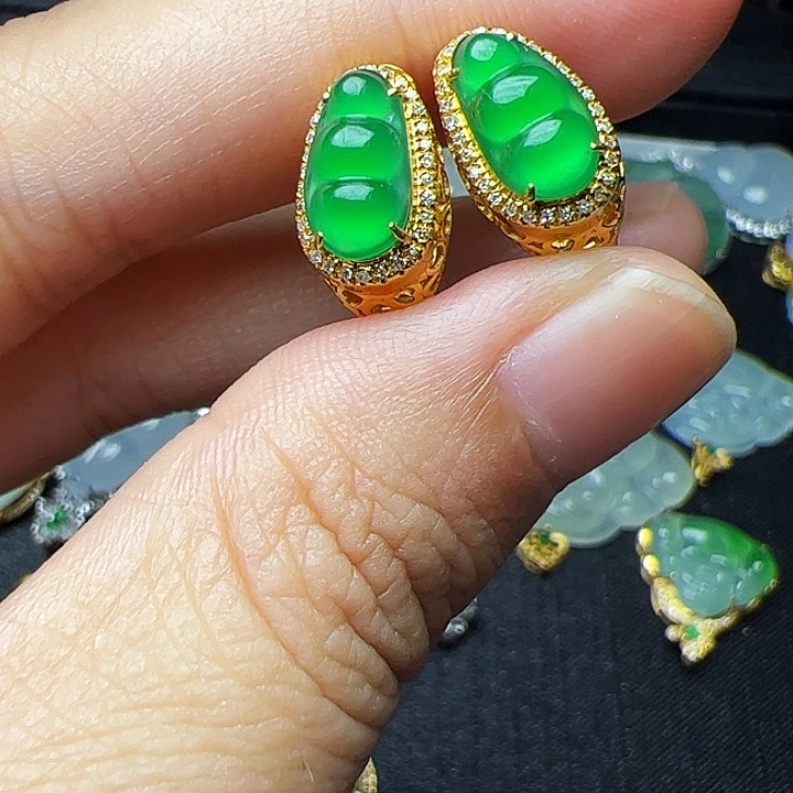 翡翠18K金镶嵌耳饰