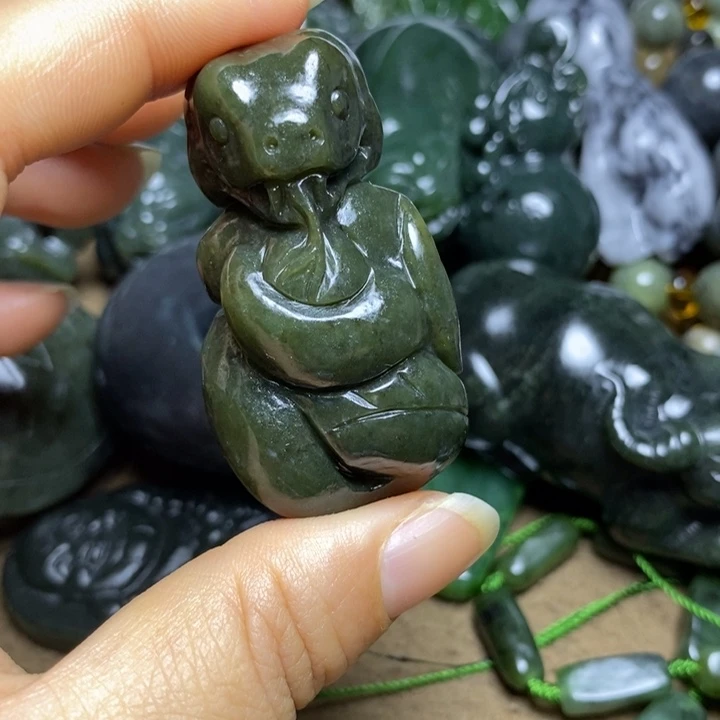 颈饰未镶嵌和田玉