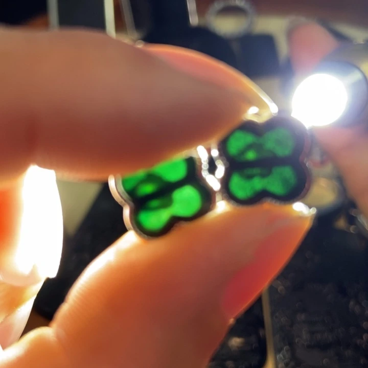 翡翠耳饰未镶嵌墨翠