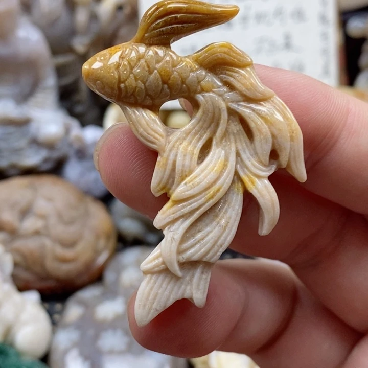 石英质玉颈饰未镶嵌