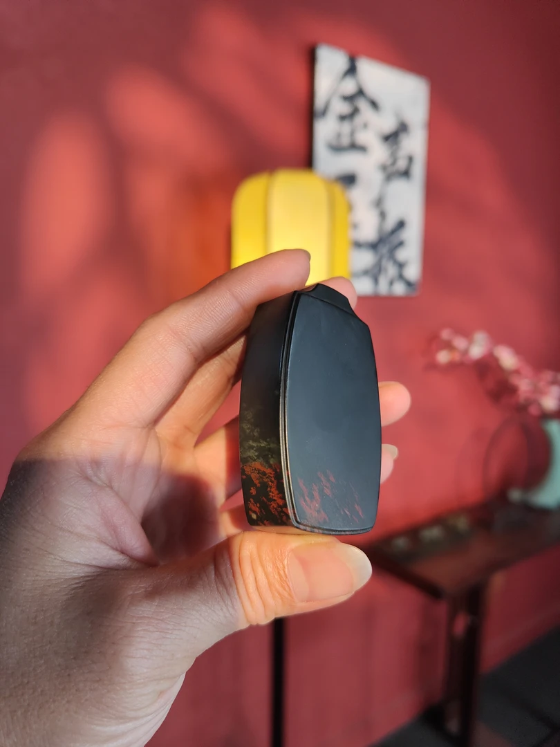 和田玉无事牌104.7克