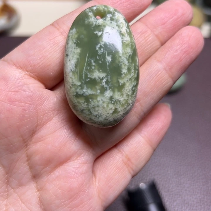岫岩河磨玉（透闪石质玉）未镶嵌颈饰