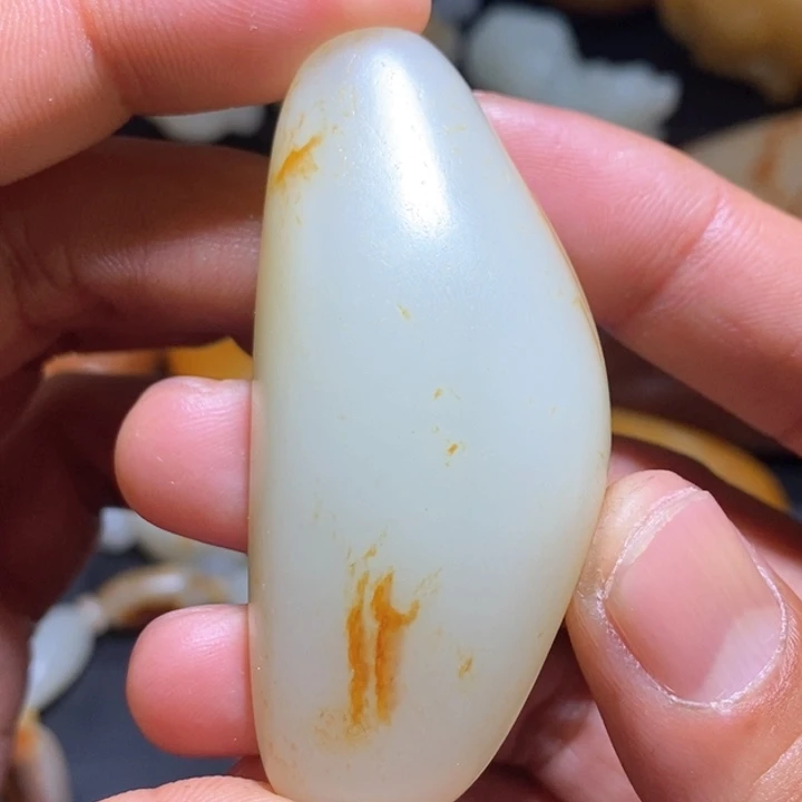 和田玉55克原石未镶嵌