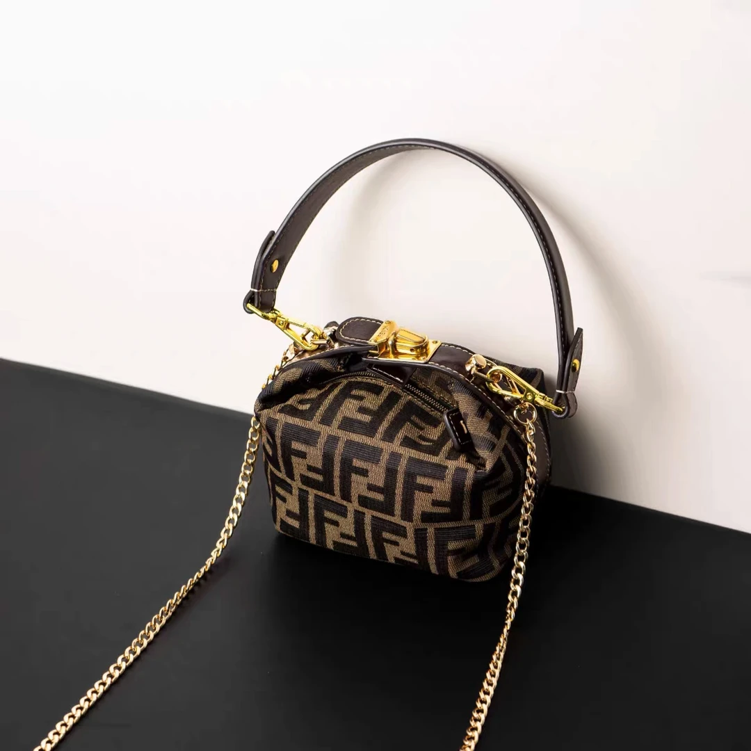 95新 FENDI/芬迪 M/芬迪小遛狗/23020