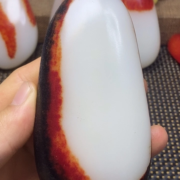 和田玉未镶嵌把件