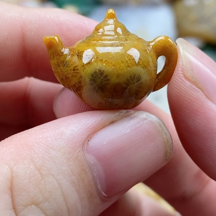 硅化珊瑚（珊瑚玉）未镶嵌颈饰小