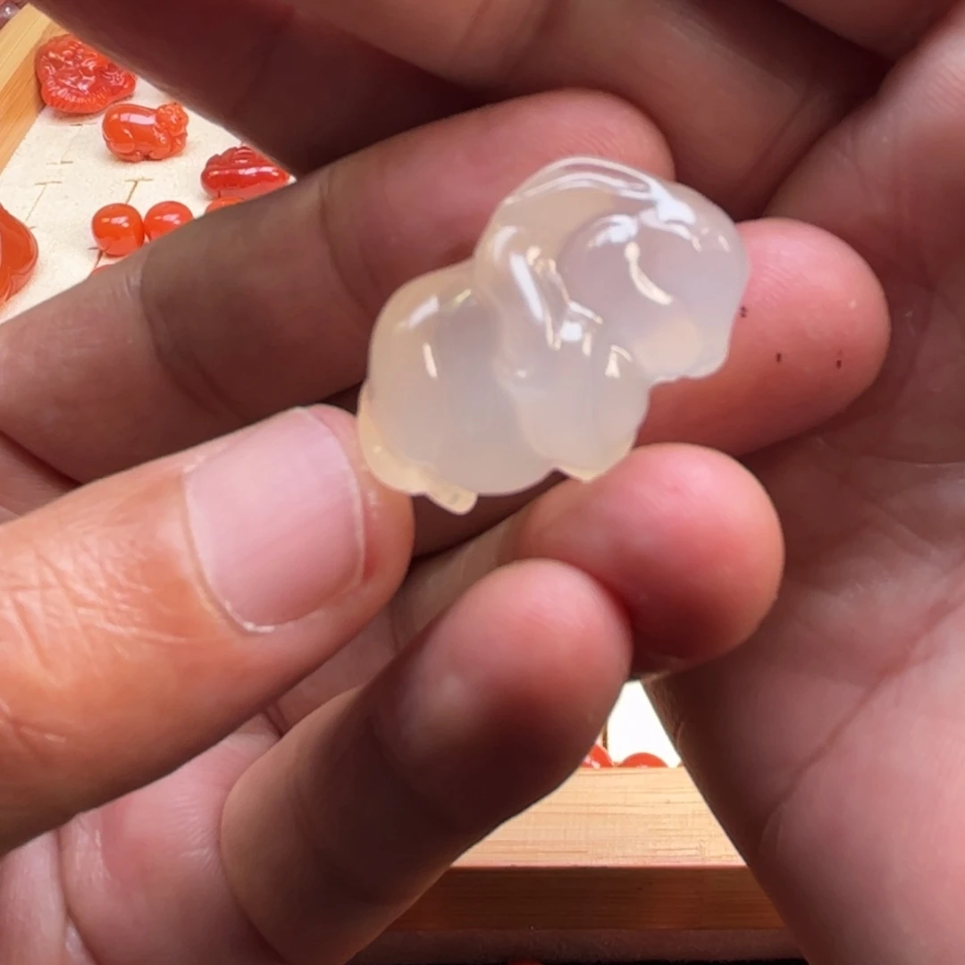 南红玛瑙未镶嵌挂件