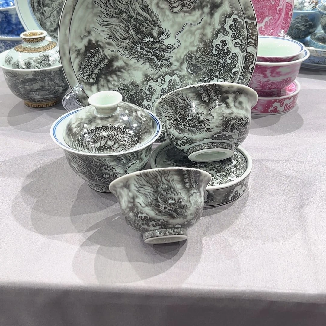 瓷片景德镇瓷器精品陈列