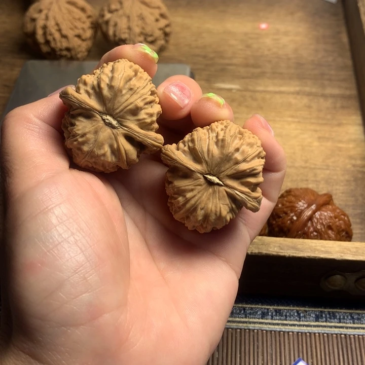 吊坠文玩核桃小*瓜白狮子