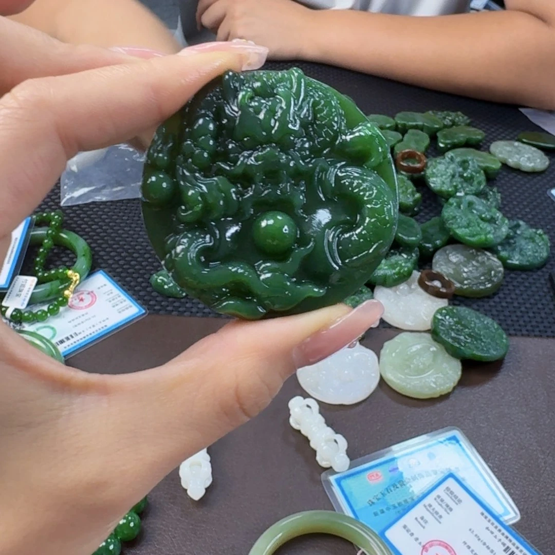 和田玉（碧玉）未镶嵌颈饰