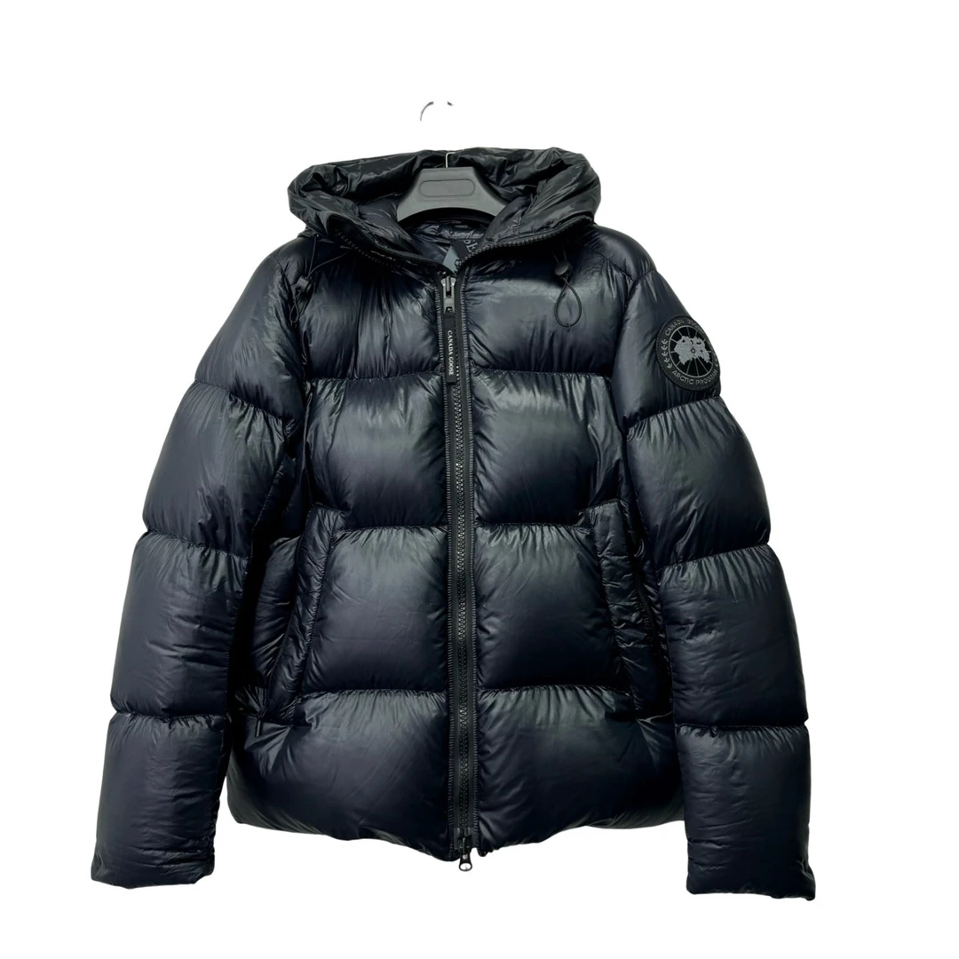 95新 CANADA GOOSE 藏青色黑标羽绒服 M码/98新/无配件 轻微水渍