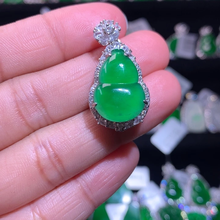 【闪购商品】颈饰银S925镶嵌翡翠