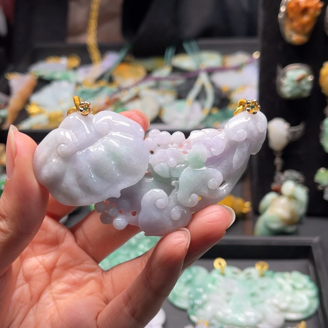 翡翠颈饰未镶嵌cvcvvvvbbhhvhbhhbb