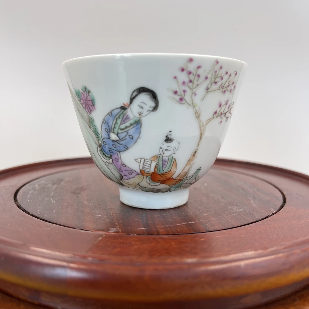 粉彩人物纹杯 一对 高6公分 口径7公分 全品