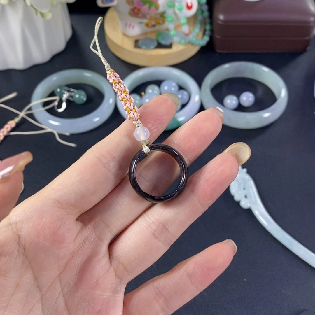 多***億翡翠挂件未镶嵌天然翡翠