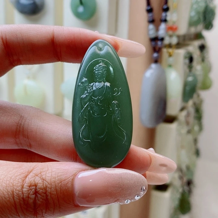 和田玉未镶嵌颈饰