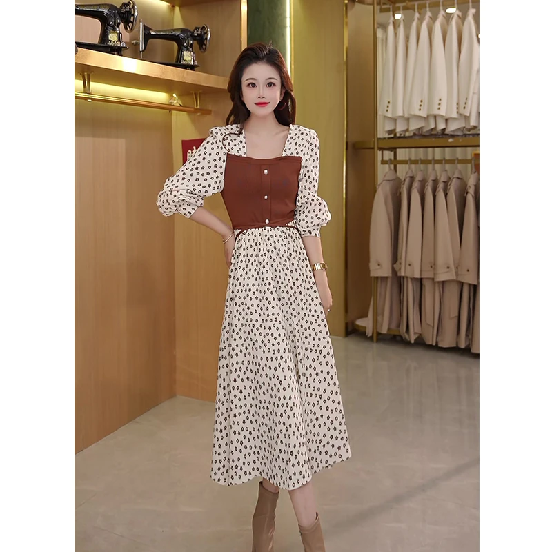 睦火火碎花连衣裙女长袖气质收腰修身显瘦盐系甜辣精致方领长裙