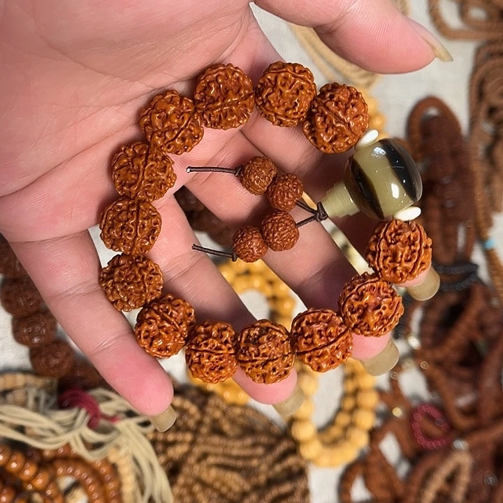 金刚菩提吊坠五瓣红皮大金刚手串隔片角角款