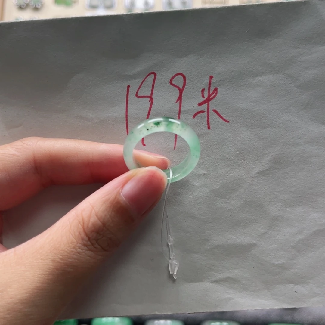 未镶嵌石英质玉戒圈